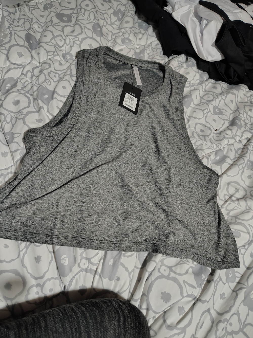 Women’s Fabletics Gray Sleeveless Crop Tank Top